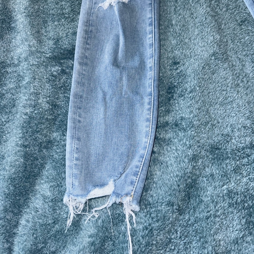 American Eagle Super Hi-Rise Distressed Jeggings - Picture 4 of 5